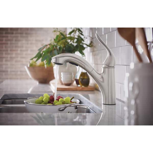 Brecklyn Single-Handle Pull-Out Sprayer Kitchen Faucet with Power Clean in Spot Resist Stainless