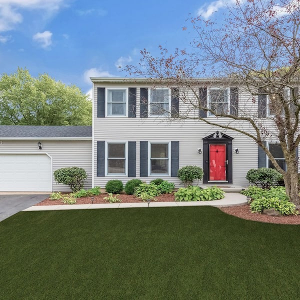 Jefferson 3.74 ft. x 8.66 ft. Green Artificial Grass