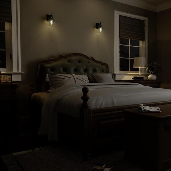 1-Light Matt Black Wall Sconce with Clear Glass Shade