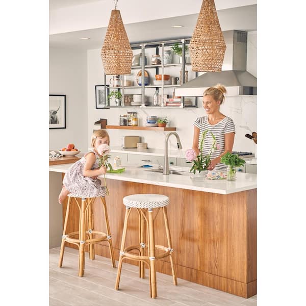 Sleek Single-Handle Pull-Down Sprayer Kitchen Faucet with Reflex and Power Clean in Spot Resist Stainless