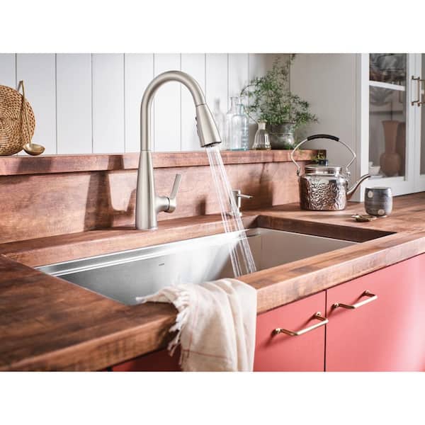 Haelyn Single-Handle Pull-Down Sprayer Kitchen Faucet with Reflex and Power Clean in Spot Resist Stainless