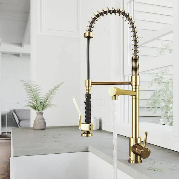 Zurich Single Handle Pull-Down Sprayer Kitchen Faucet in Matte Brushed Gold