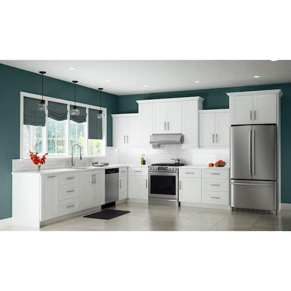Arlington Vesper White Plywood Shaker Assembled Kitchen Cabinet Edge Scribe Molding 96 in W x 0.25 in D x 0.75 in H