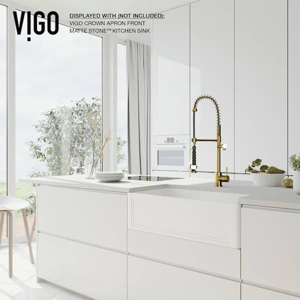 Zurich Single Handle Pull-Down Sprayer Kitchen Faucet in Matte Brushed Gold