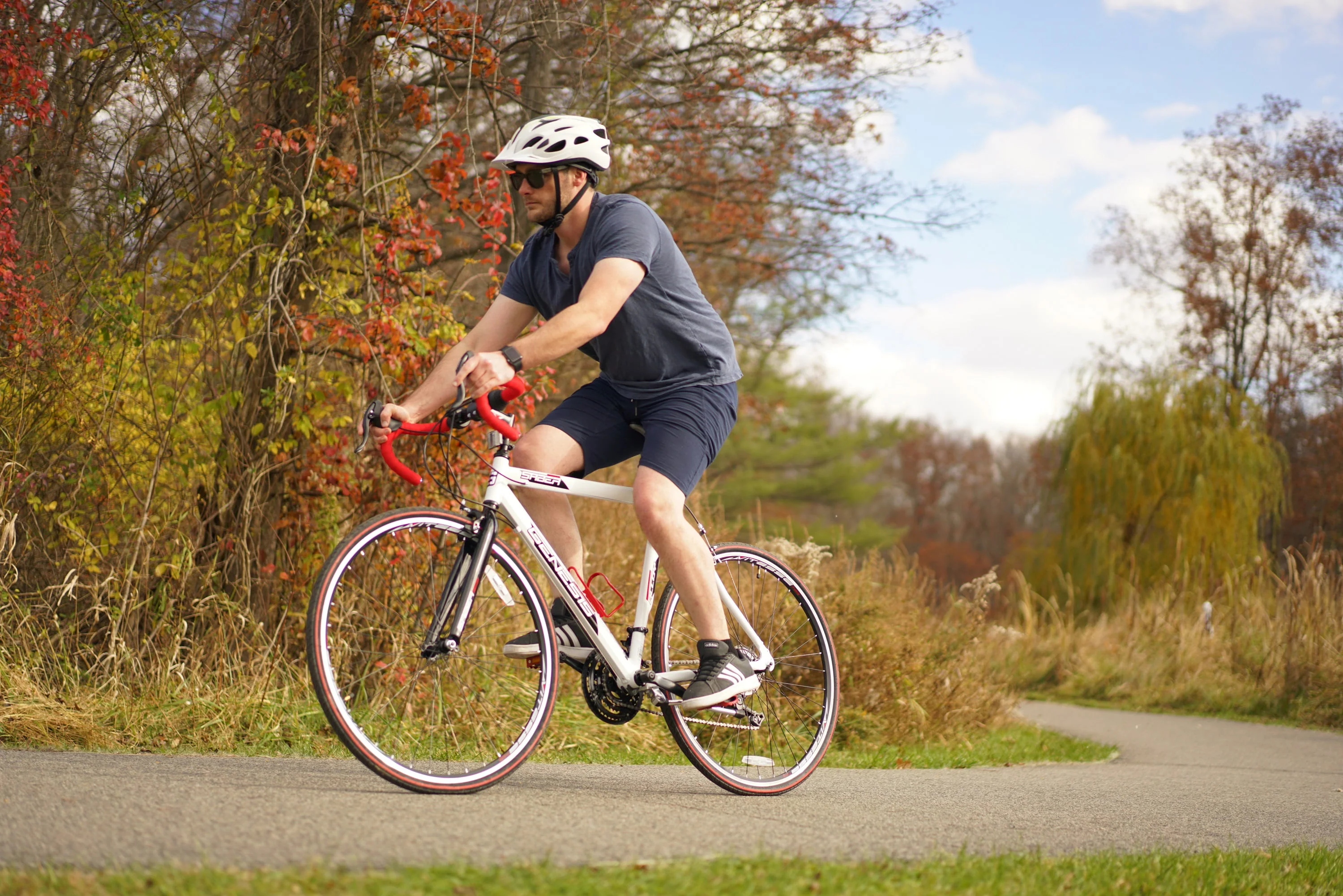 Genesis 700c Saber Men's Road Bike, Medium, White