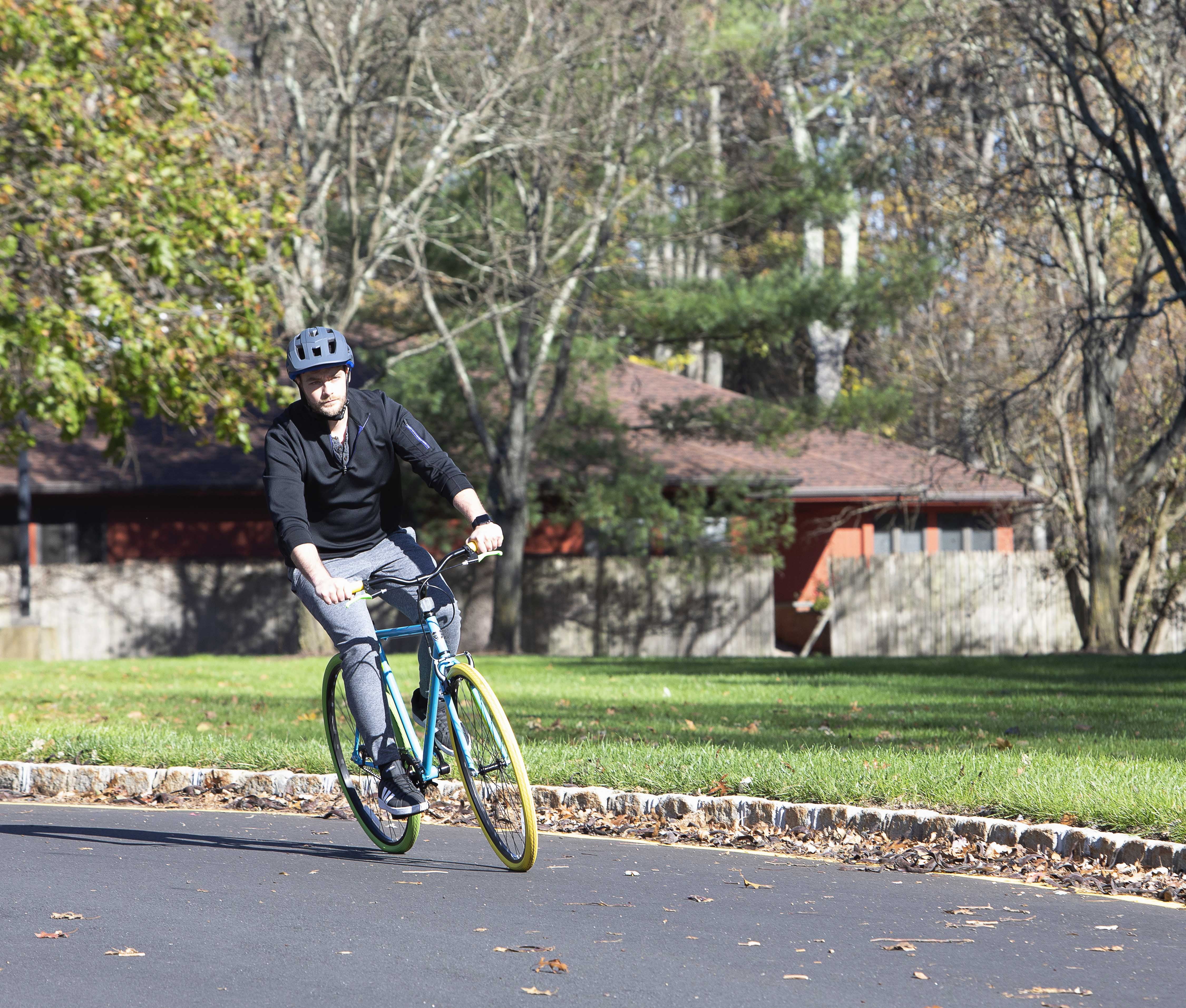 Kent 700C Men's Ridgeland Hybrid Bike, Blue/Green