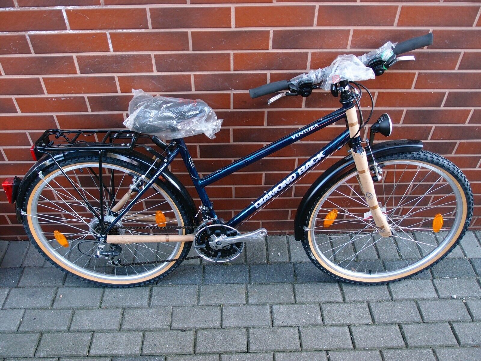 1990's NOS MTB bike 17'' Diamond Back Ventura Cr-Mo Hi Ten Shimano Alivio Kenda