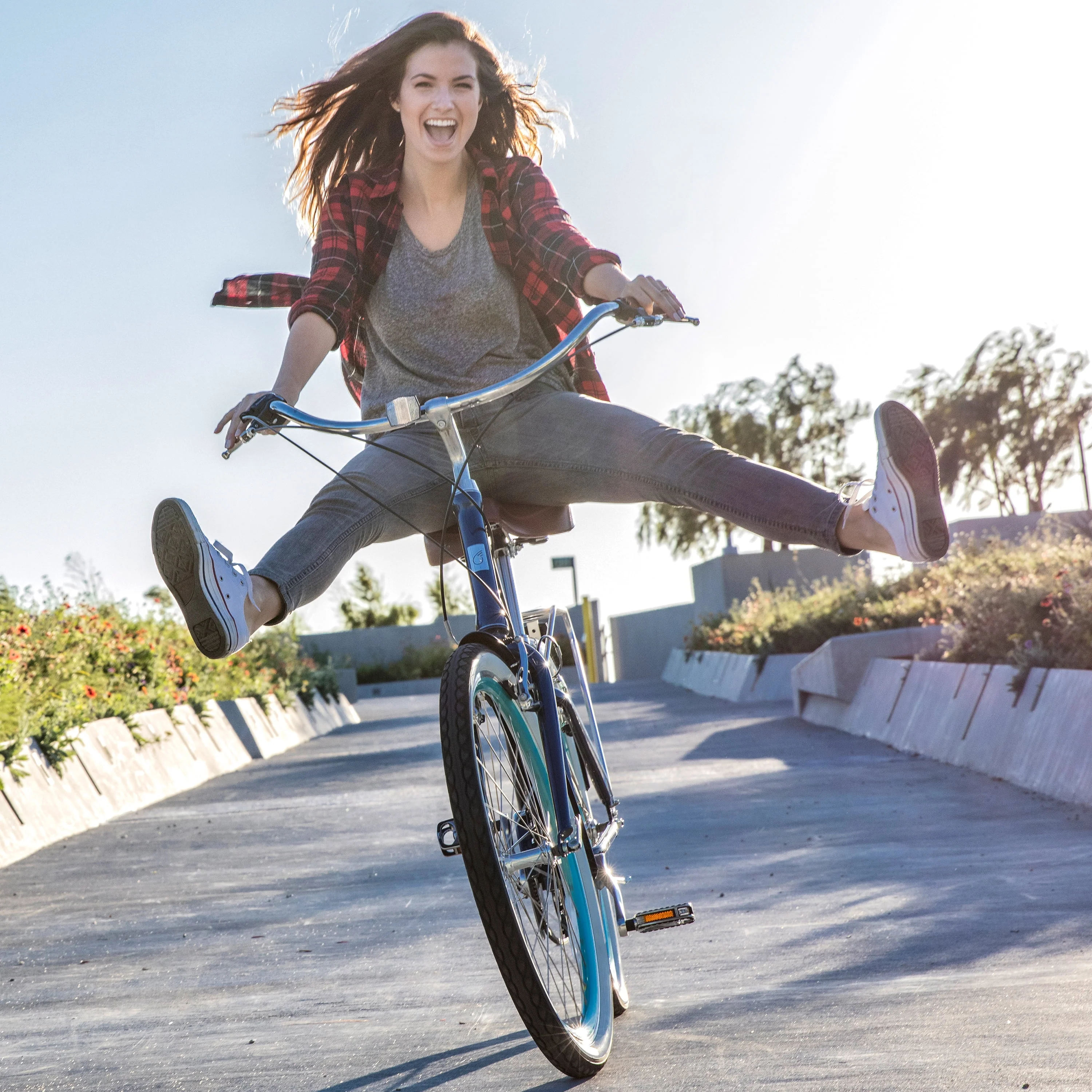 sixthreezero Every journey Women's 7-Speed Step-Through Hybrid Cruiser Bicycle, 26 In. Wheels and 17.5 In. Frame, Navy