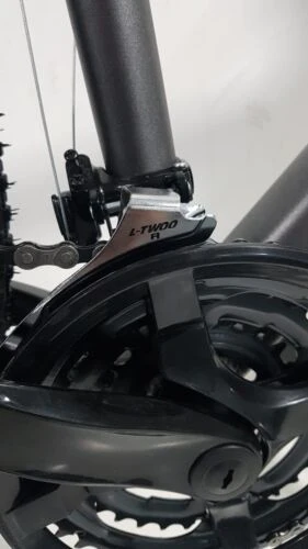 27.5" Hybrid road bike front suspension, dual disc 27 speed (3*9)