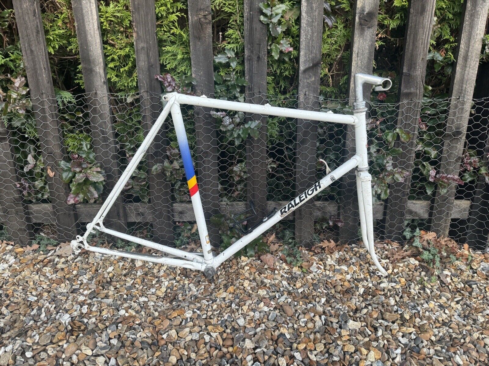 RALEIGH FLYER MENS RACING BICYCLE BIKE - WHITE - 23" FRAME