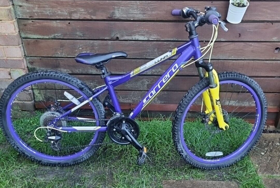 Carrera Luna 24. 2015 Model Lightweight Girls Mountain Bike. Ages 8-10 Approx.