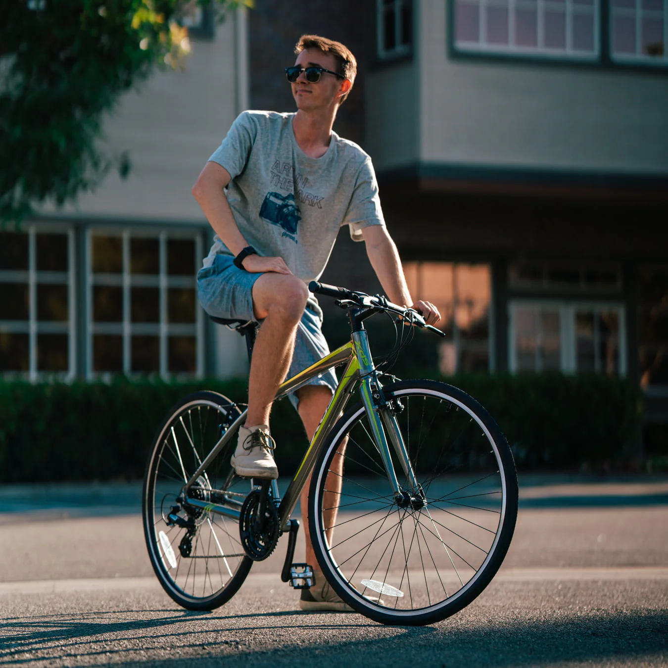 XDS T150 24sp Men's 700C, Hybrid City Commuter Bike, Grey, Frame Size: 17