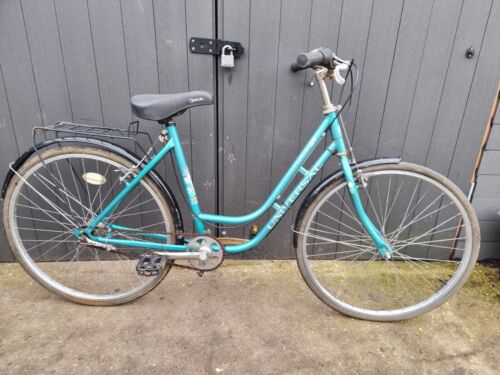 Ladies Universal 3 Speed Town Bike 26" Wheel 19" Frame