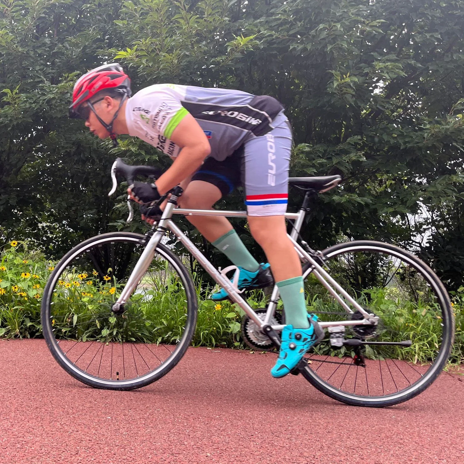 Eurobike 54cm Frame Mens Road Bike 21 Speed 700C Wheels Racing City Bicycle Silver