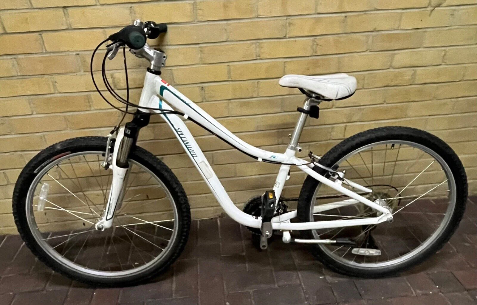 Specialized Hotrock 24inch Wheel Kids Mountain Bike White