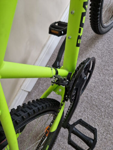 24 INCH KIDS MOUNTAIN BIKE ROCKRIDER ST 500 9-12 YEARS OLD - NEON YELLOW