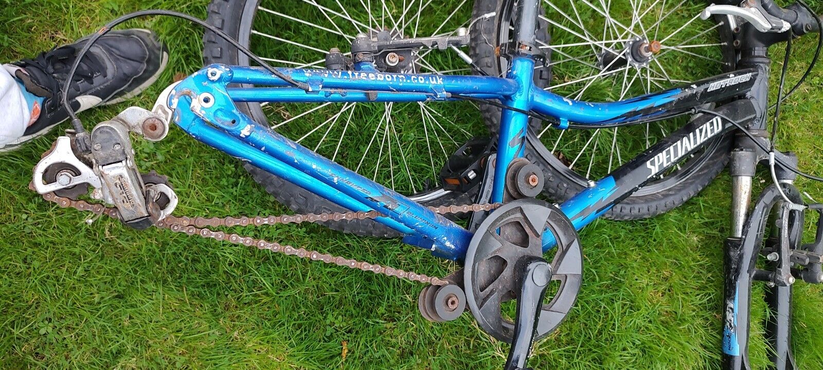 Specialized Hotrock Kids Bike blue black Project Bik 20 inch wheels,spare tyres