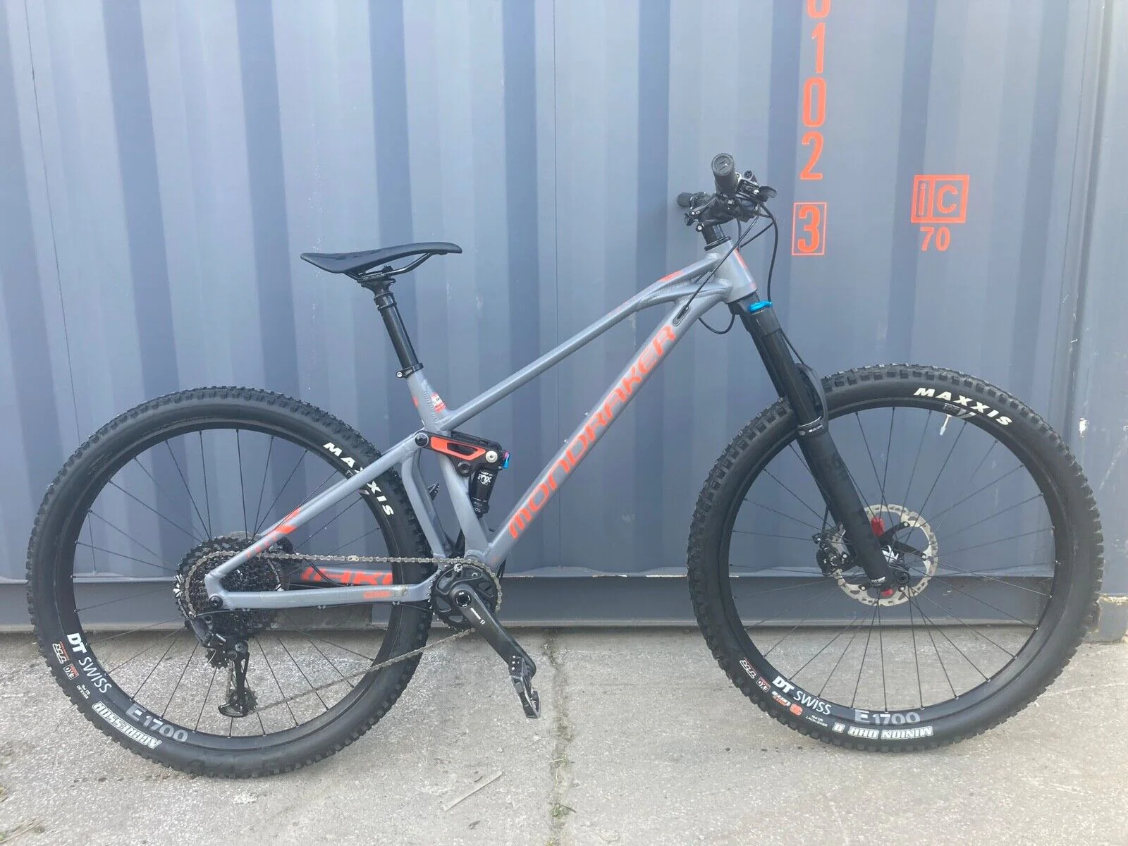 Mondraker Foxy SE 29er mountain bike full suspension medium