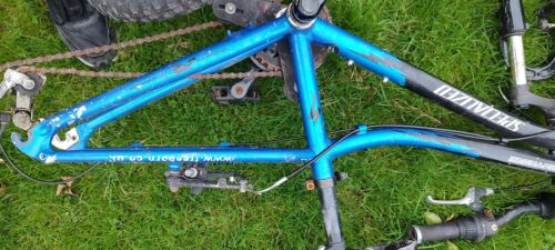 Specialized Hotrock Kids Bike blue black Project Bik 20 inch wheels,spare tyres