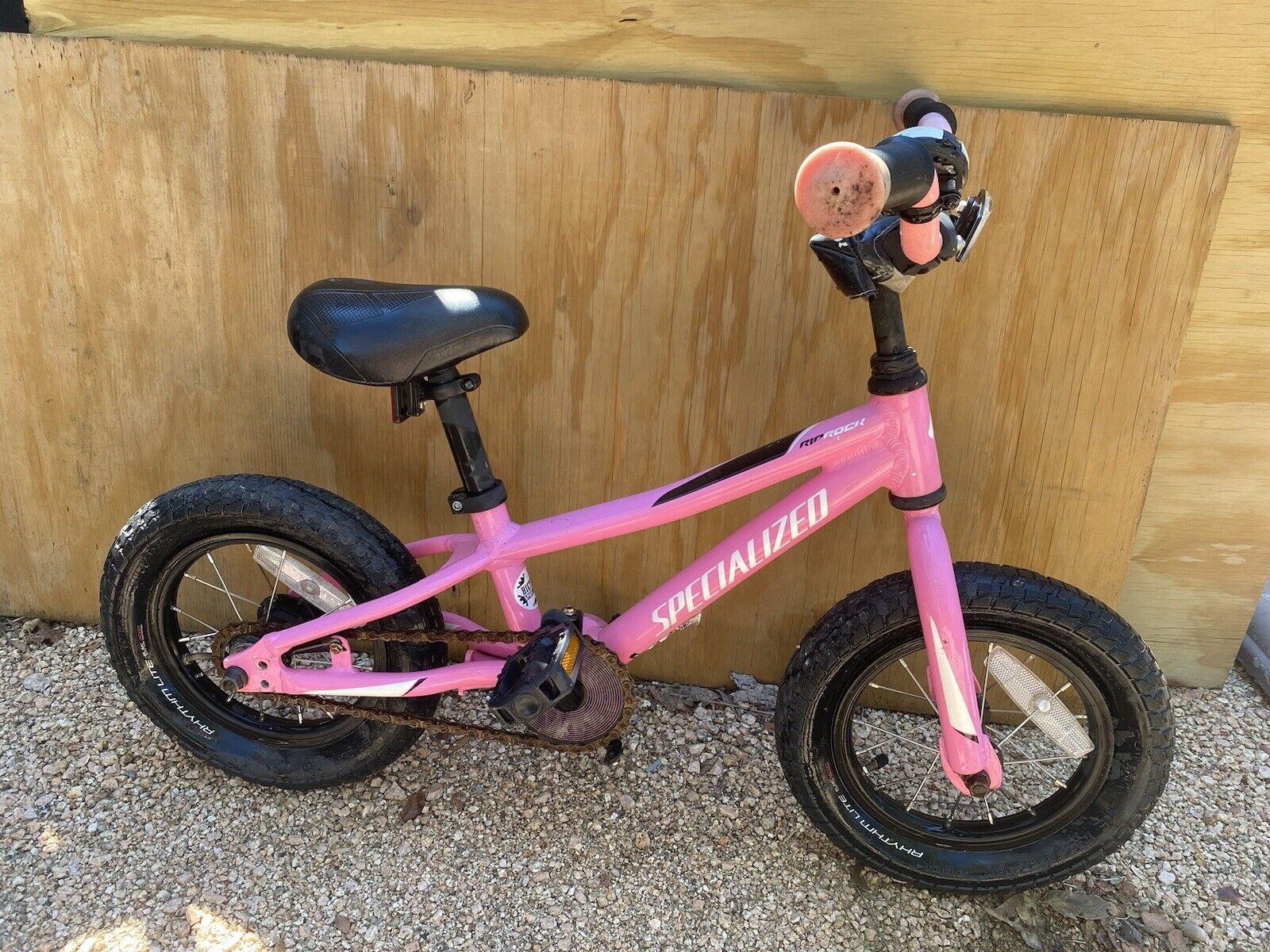 Specialized Riprock Coaster 12” Kids Pedal Bike Pink/White