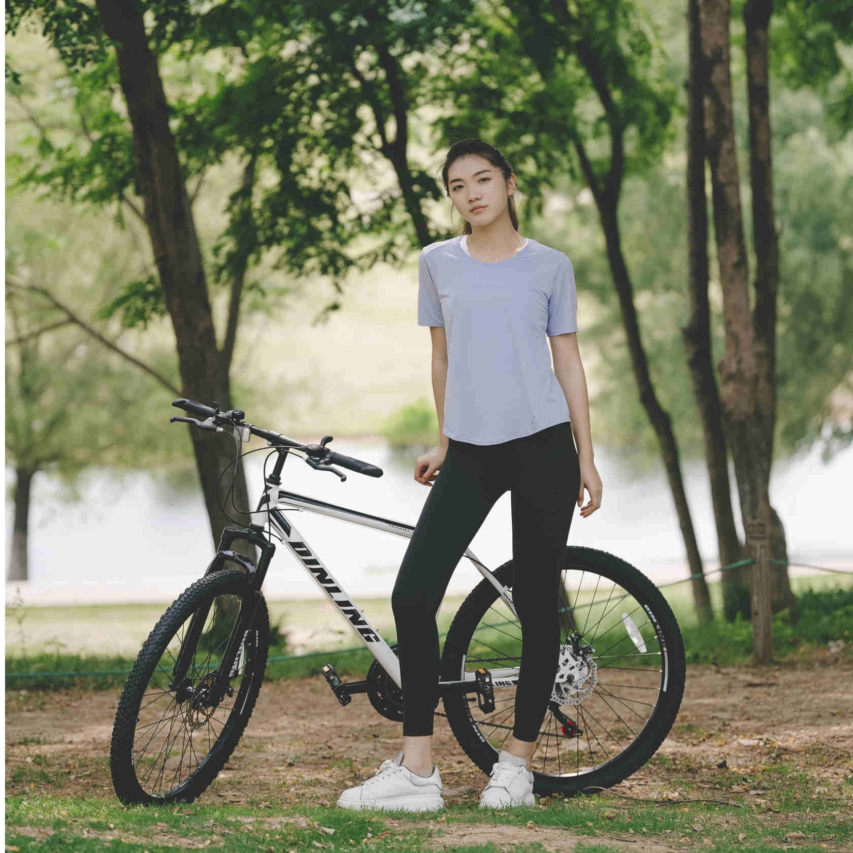 Dinling Mountain Bike, 26-inch wheel, 21 speeds Hybrid Road Bicycle, Black-White