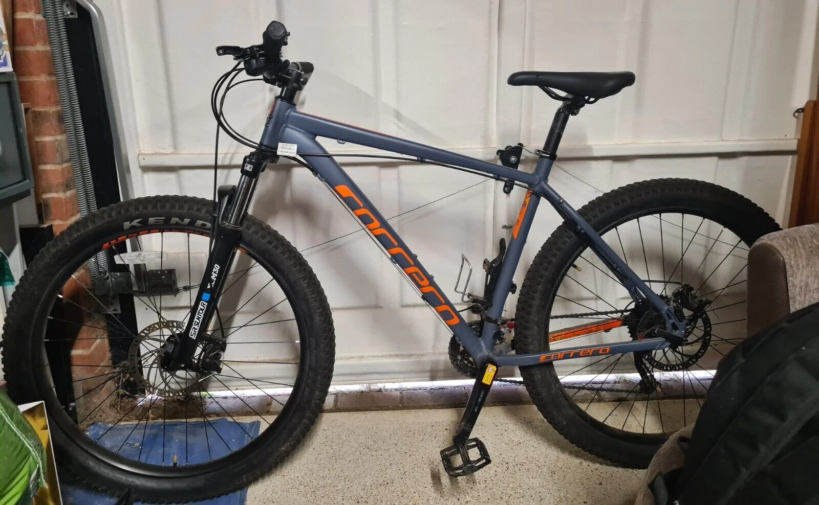 Carrera vendetta medium frame 27.5 wheel fat tyres mountain bike