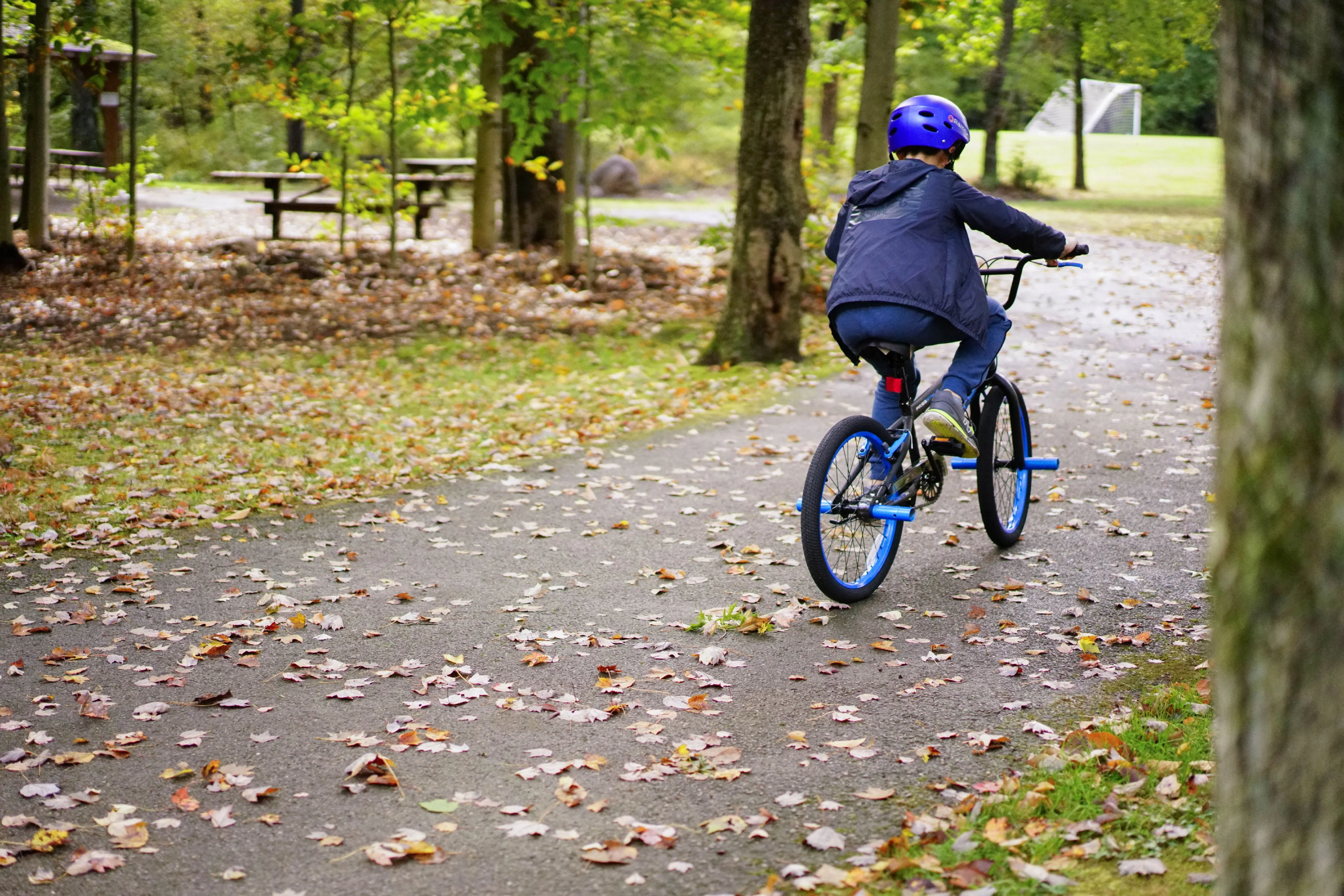 Kent Bicycle 20 in. Chaos Boy's Child Bicycle, Matte Black and Blue