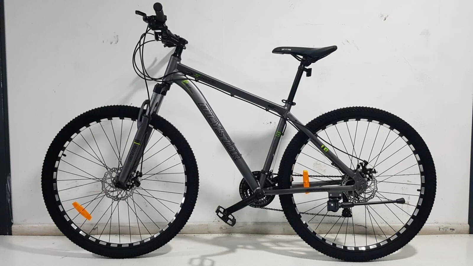 27.5" Hybrid road bike front suspension, dual disc 27 speed (3*9)