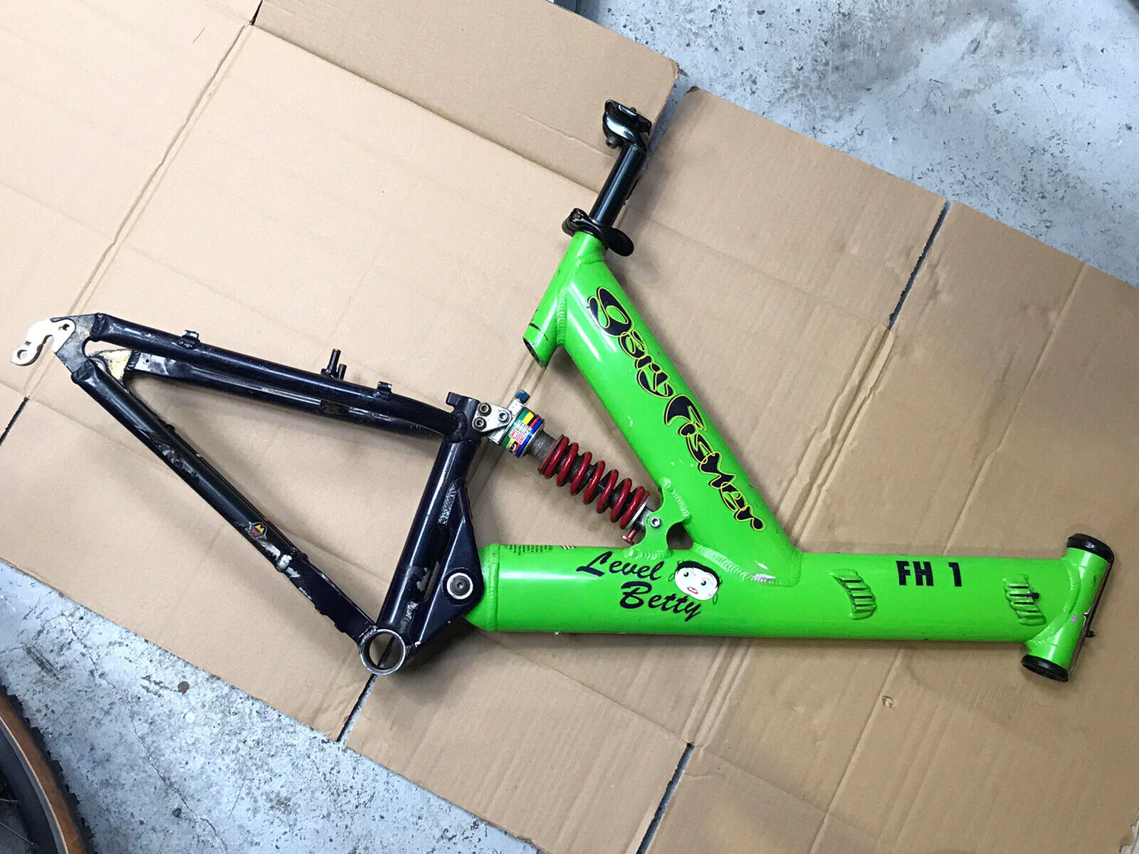 Gary Fisher Level Betty FH1 Frameset - Rockshox Deluxe - Full Suspension Frame