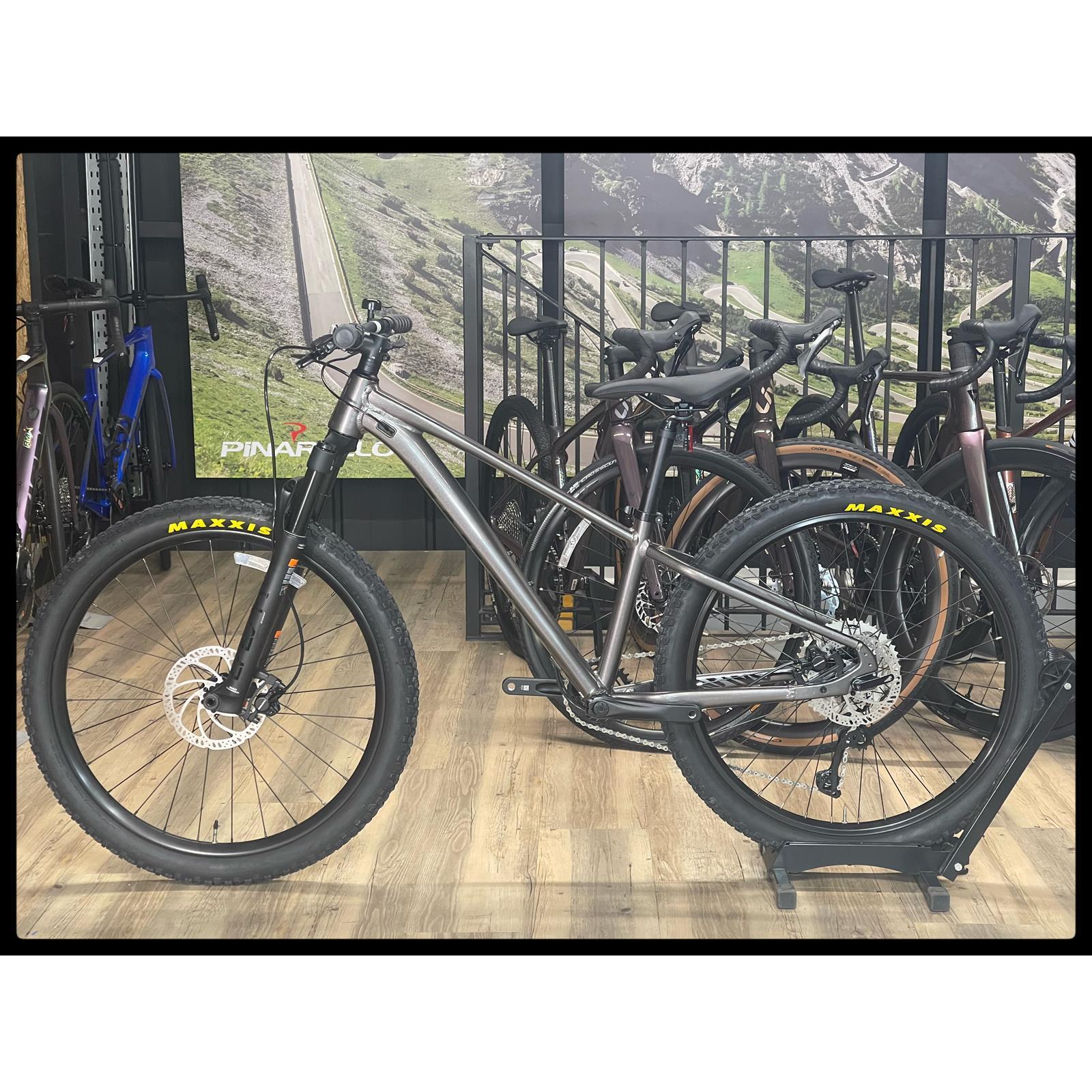 Giant STP 26 Regular Metallic Black 2022