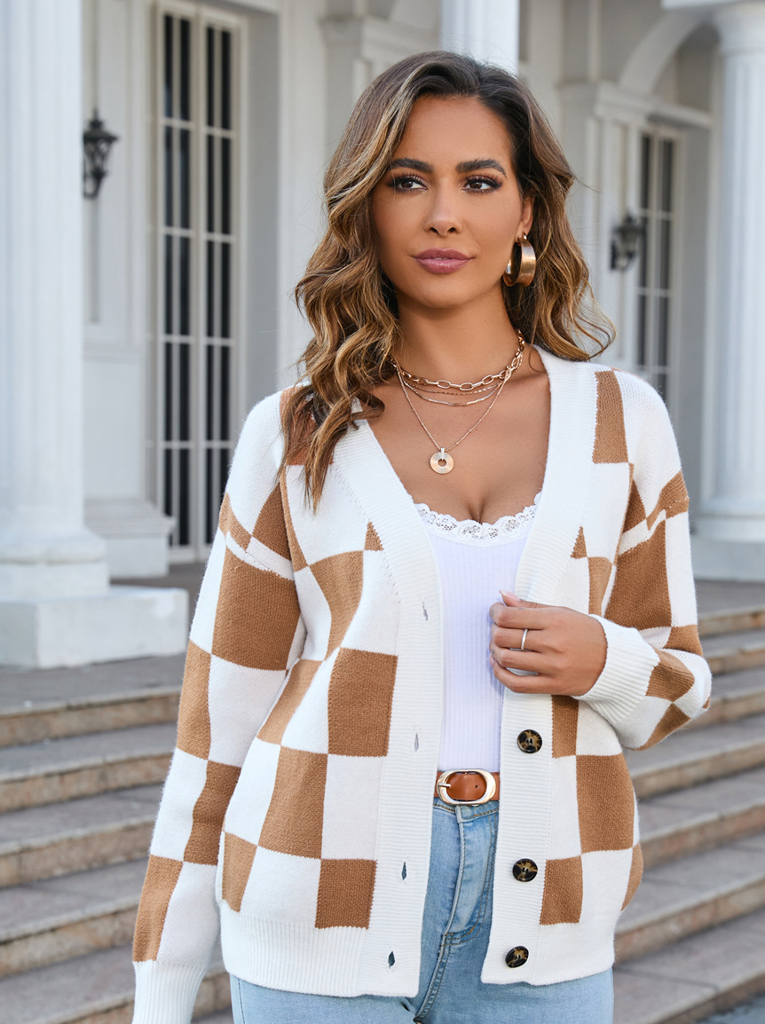 Plus Size Women knitting plaid sweater