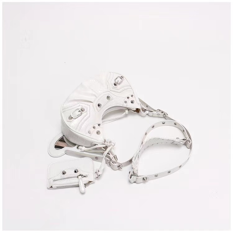 Women's bag 2024 new motorcycle bag underarm bag rivet tassel three-in-one pleated bag shoulder messenger bag