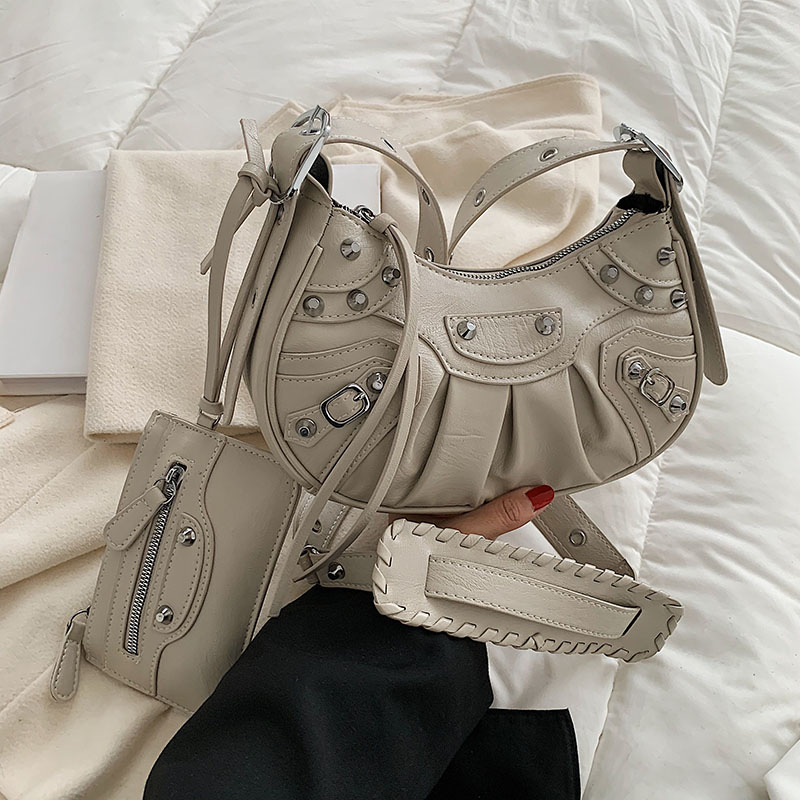 Diagonal pleated single shoulder women's retro rivet bag