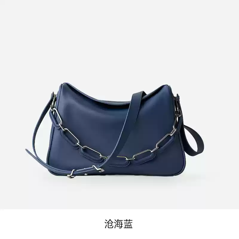 Toast bag for women, large capacity, high-end texture, niche design chain, fashionable and popular shoulder bag