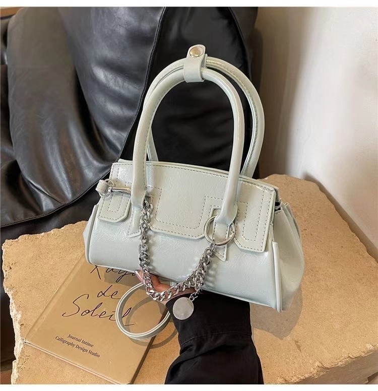 Niche fashion handbags for women 2024 summer new simple and versatile small square bag high-end trendy messenger bag