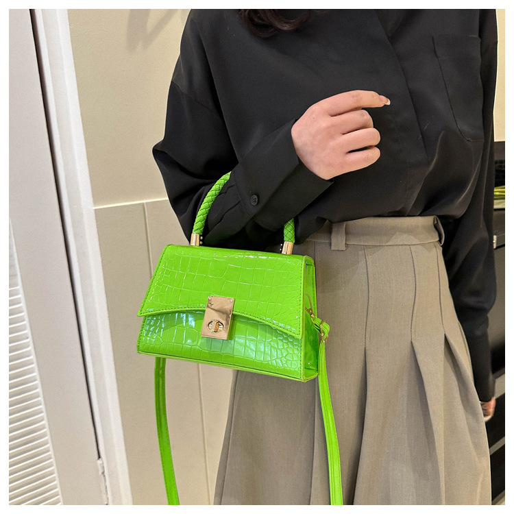 Popular Winter Retro Small Bag Women's Casual Textured Shoulder Messenger Bag