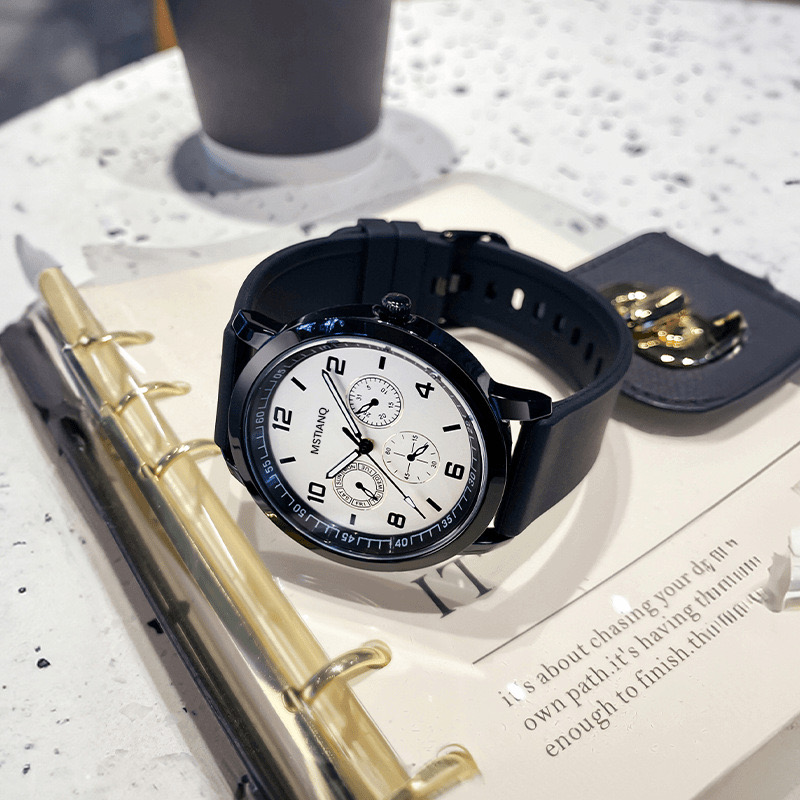 Niche ins light luxury oval small dial watch for women simple cold style high-end sense all-match retro watch for women