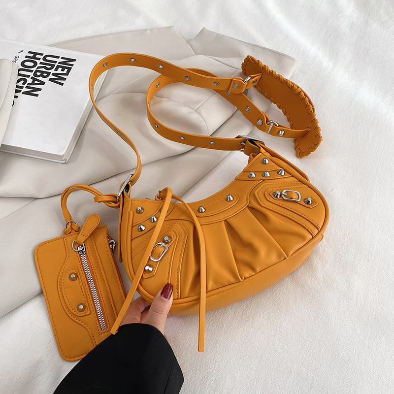 Diagonal pleated single shoulder women's retro rivet bag