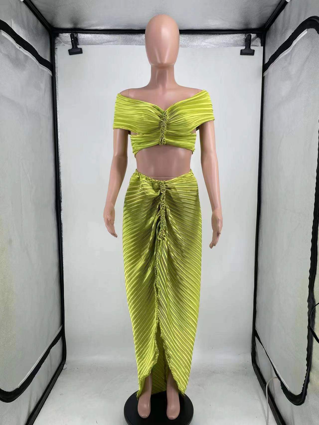 Women Solid Pleated Off Shoulder Top and Skirt Two-Piece Set