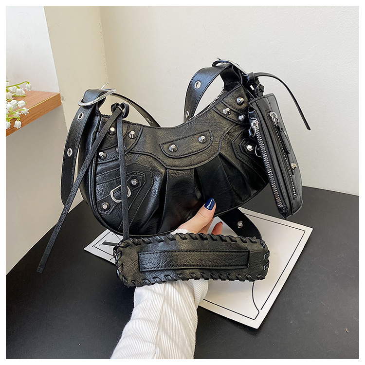 Diagonal pleated single shoulder women's retro rivet bag