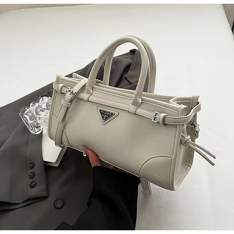 Niche design fashionable versatile commuter bag women's trend 2024 spring and summer new large capacity crossbody small square bag