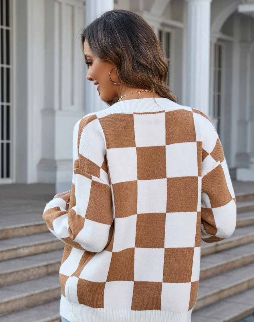 Plus Size Women knitting plaid sweater