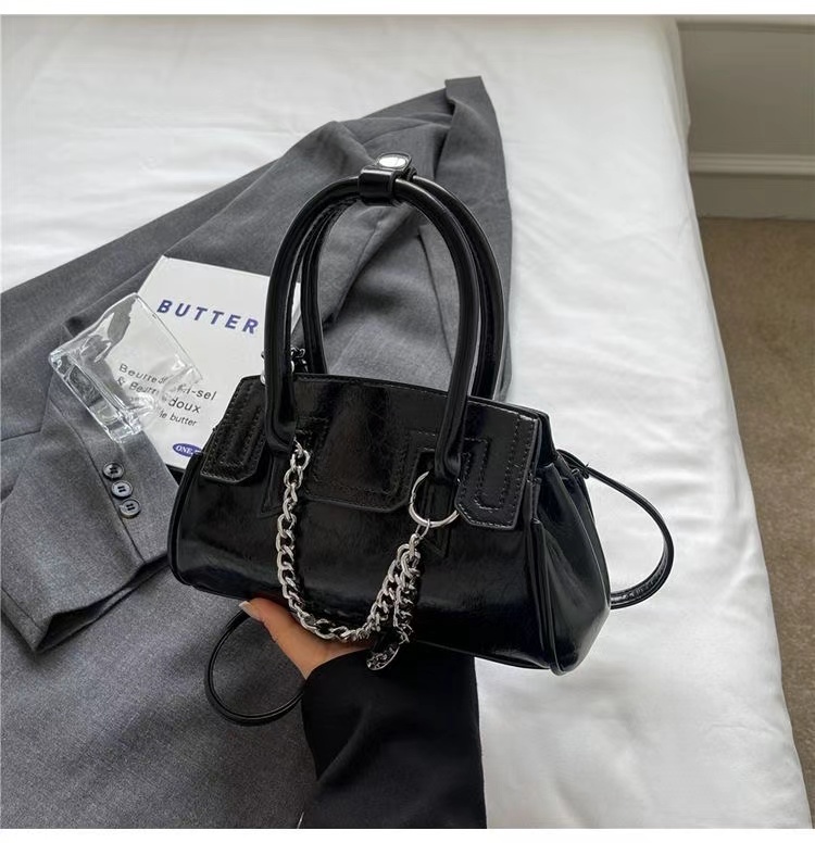 Niche fashion handbags for women 2024 summer new simple and versatile small square bag high-end trendy messenger bag