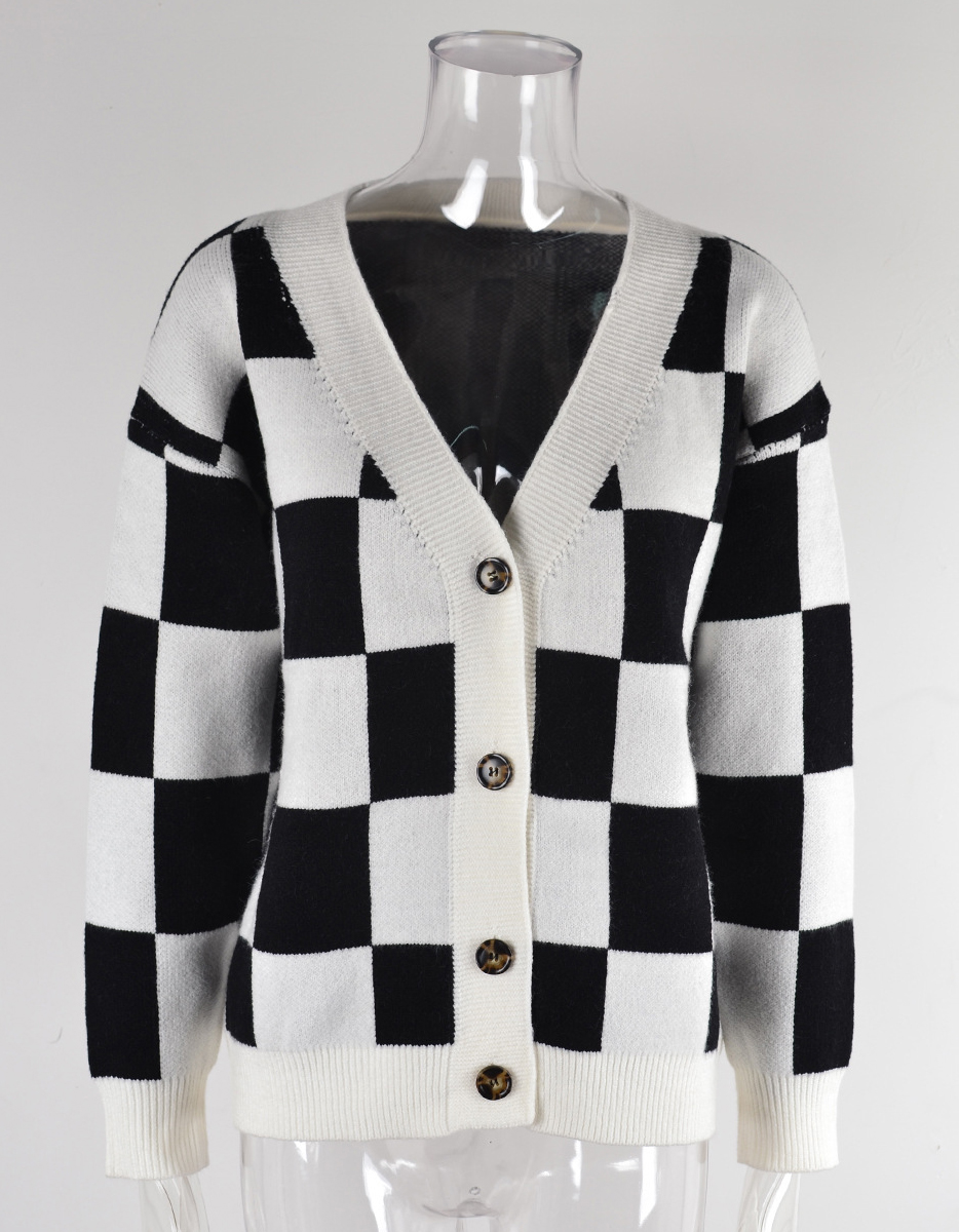 Plus Size Women knitting plaid sweater