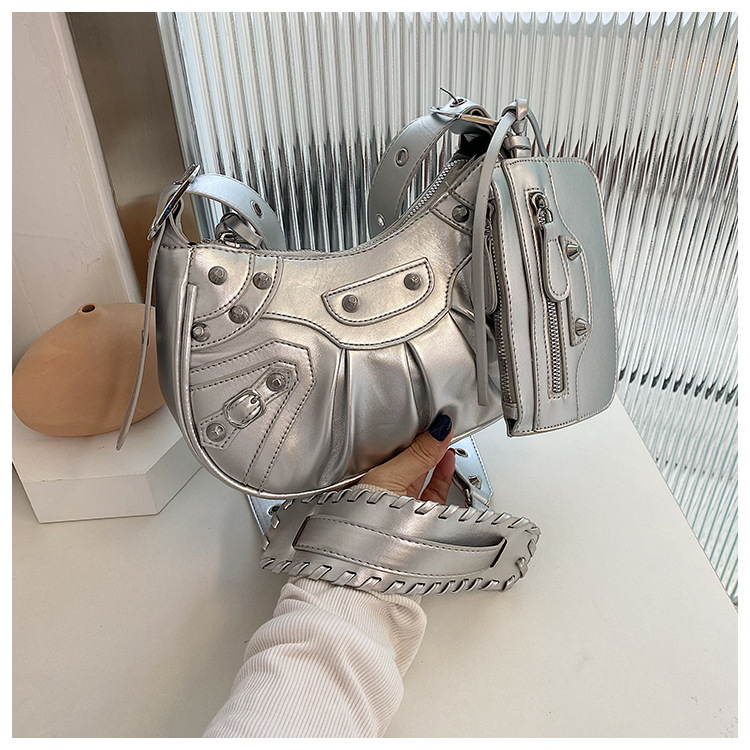 Diagonal pleated single shoulder women's retro rivet bag