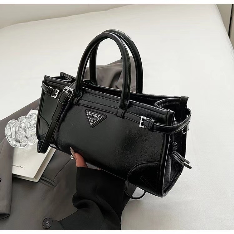 Niche design fashionable versatile commuter bag women's trend 2024 spring and summer new large capacity crossbody small square bag