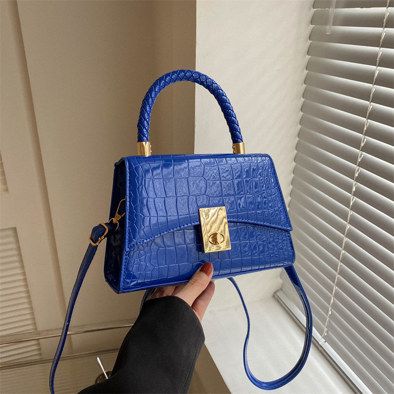 Popular Winter Retro Small Bag Women's Casual Textured Shoulder Messenger Bag