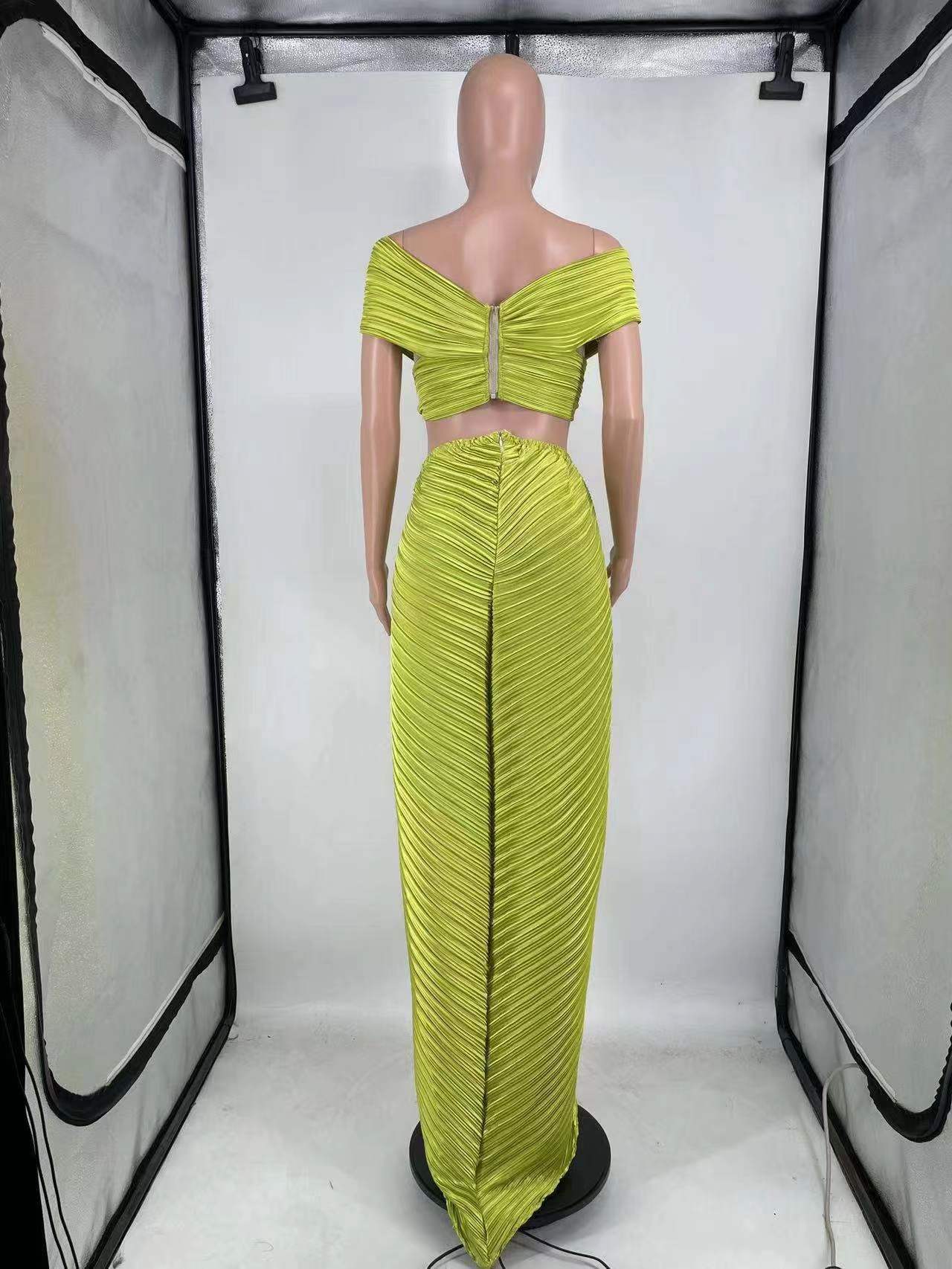 Women Solid Pleated Off Shoulder Top and Skirt Two-Piece Set