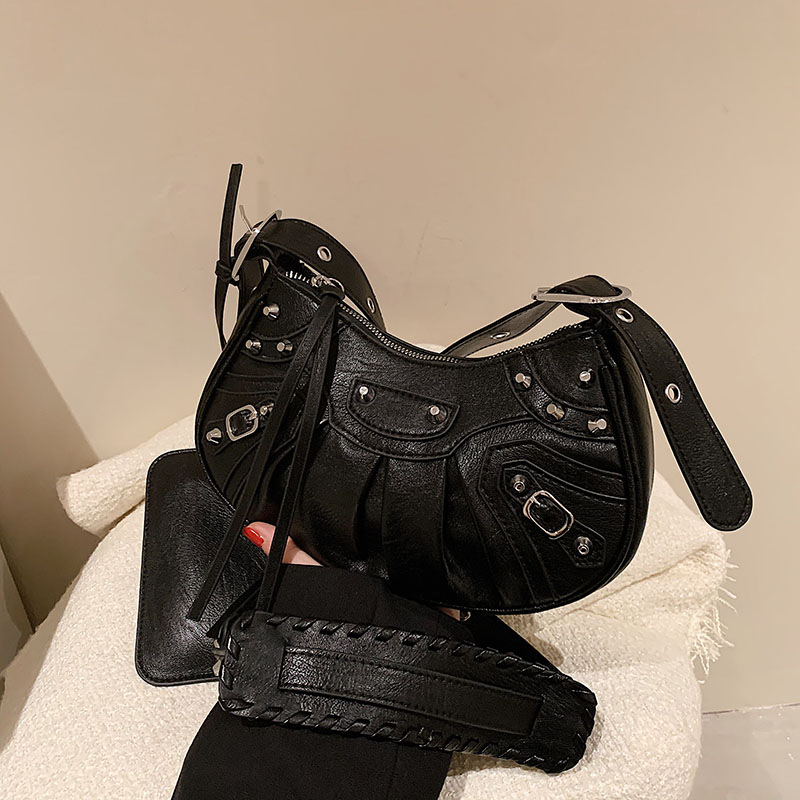 Diagonal pleated single shoulder women's retro rivet bag