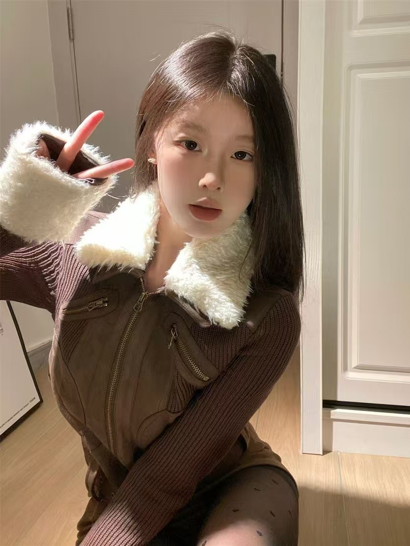 Sweet and cool hot girl contrast color lapel lamb wool coat winter new pure desire style slim short jacket tops women's trend